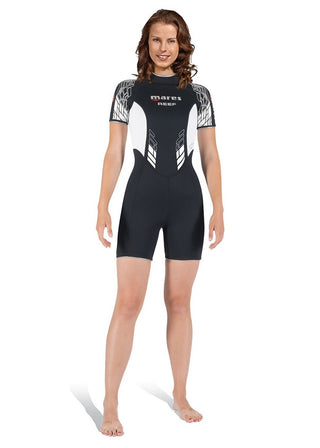 Mares Reef 2.5 mm shorty wetsuit. woman