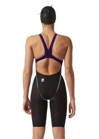 Akron Ultraskin woman open