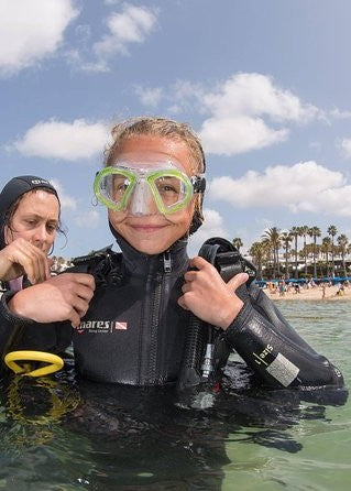 Mares Rover junior 7 mm wetsuit.