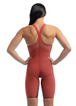 Speedo LZR Valor 2.0 women closed 